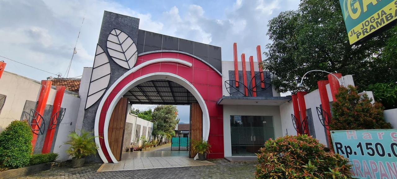 OYO 90831 Hotel Gardenia Prambanan Solo Buitenkant foto