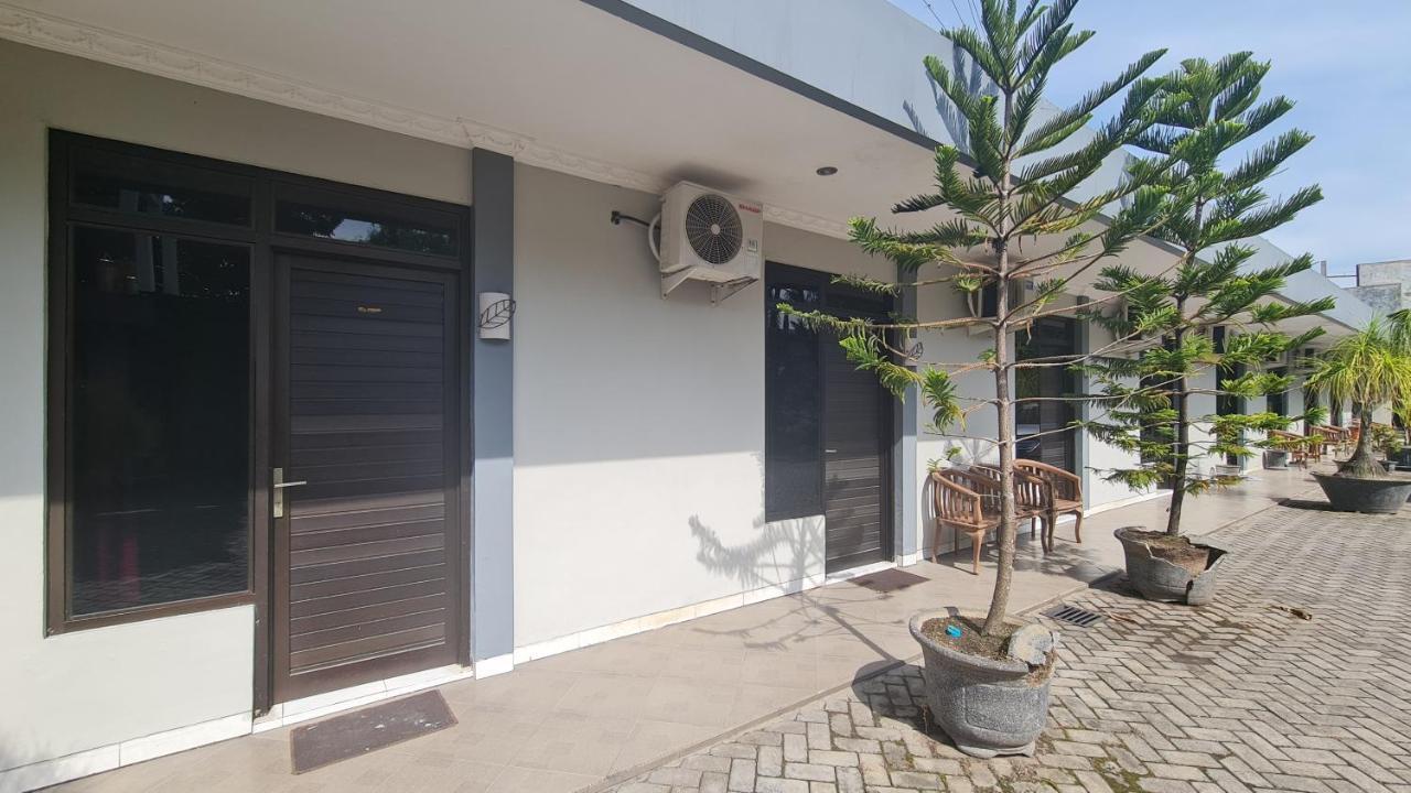 OYO 90831 Hotel Gardenia Prambanan Solo Buitenkant foto