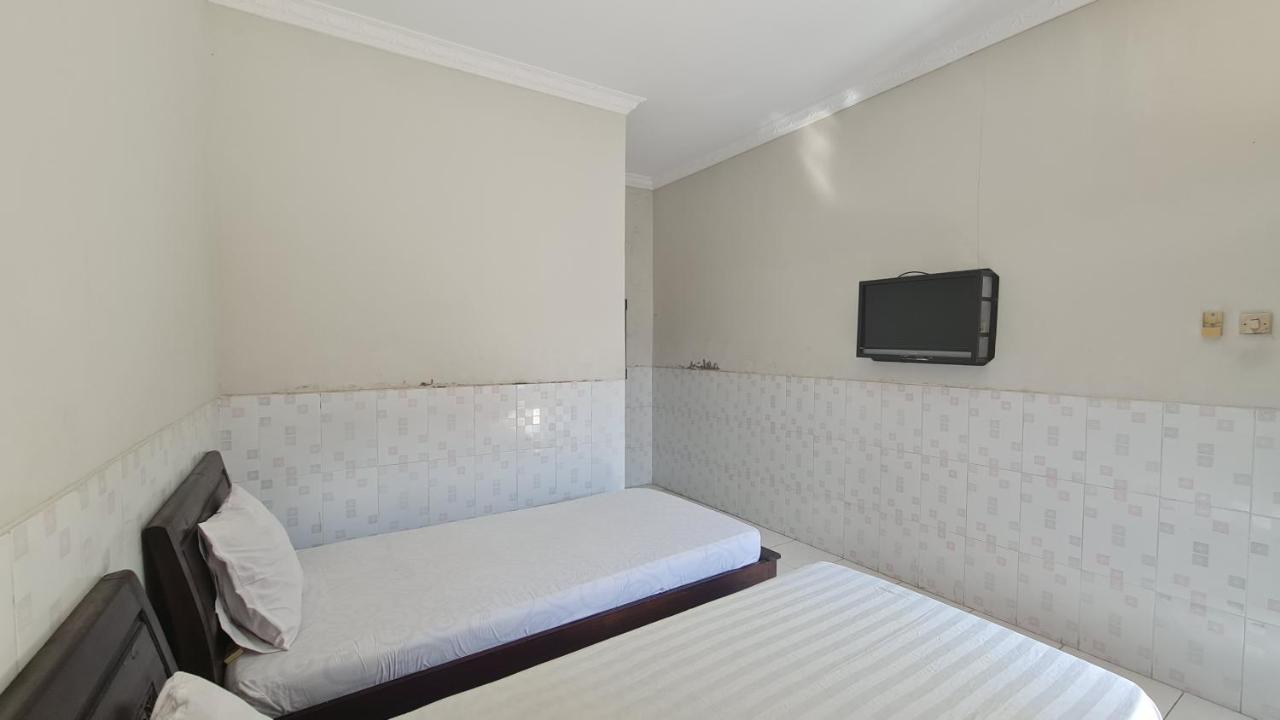 OYO 90831 Hotel Gardenia Prambanan Solo Buitenkant foto