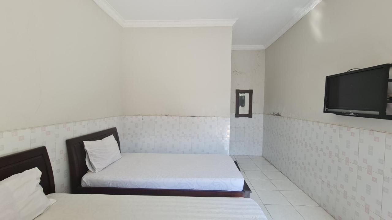 OYO 90831 Hotel Gardenia Prambanan Solo Buitenkant foto
