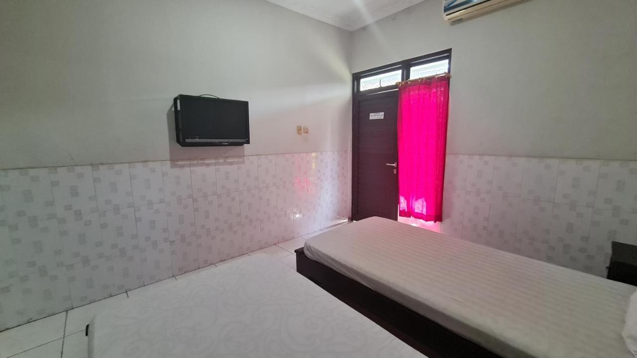 OYO 90831 Hotel Gardenia Prambanan Solo Buitenkant foto