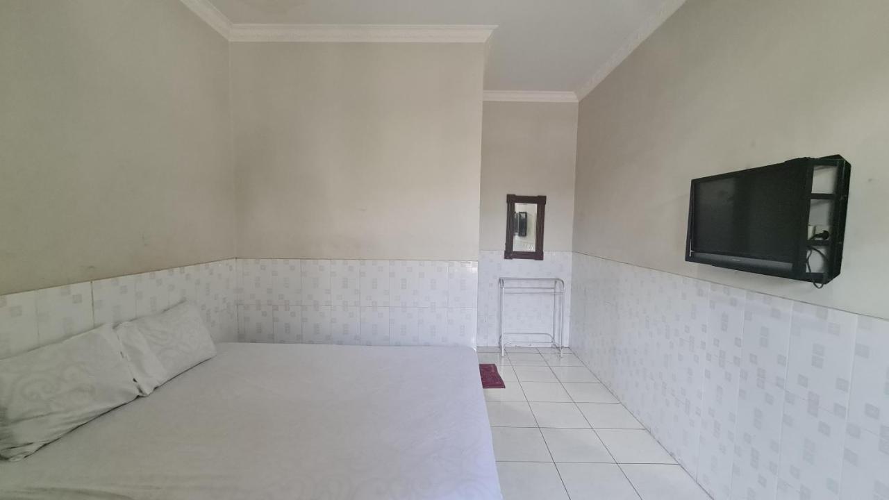 OYO 90831 Hotel Gardenia Prambanan Solo Buitenkant foto